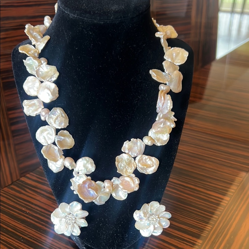 Elegant Mother Pearl Necklace and Earrings Set
